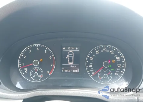 2013 Volkswagen Passat 2.5L Se z USA, uszkodzony, nr VIN 1VWBP7A34DC045160